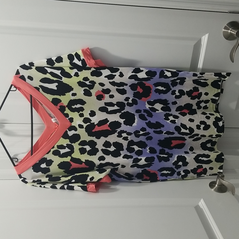 Lk New Leopard Print Top. Large - image 1